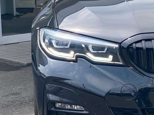 BMW Premium Selectionでは、最長4年間の走行距離無制限保証をご用意。保証対象箇所に不具合が生じた場合、無償修理をご提供いたします。充実の保証で、BMW認定中古車ならではの安心をお届けいたします。
