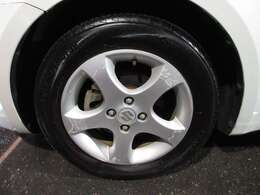 当社の整備はディーラー、認証工場と提携しております。走行テスト、点検、整備と各職人さんに当社が心を鬼にして良い状態に仕上げることに全力を尽くさせます！