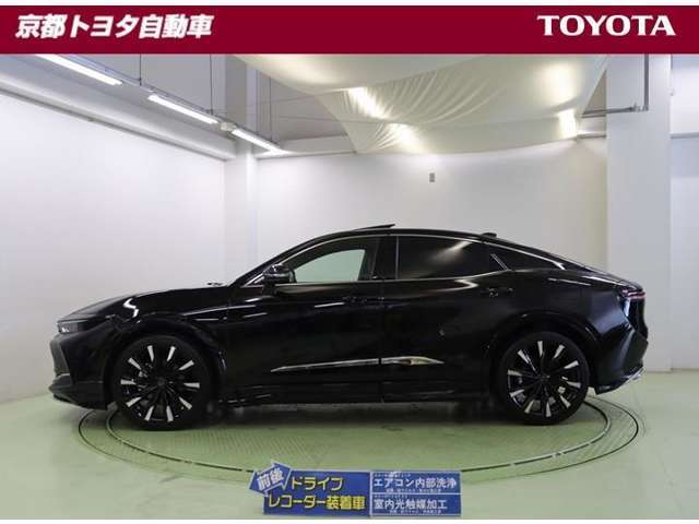 駐車時の衝突被害軽減をPKSB、出合い頭の事故防止をFCTA、標識の見落とし防止をRSAがサポート。高速道路ではLCAが車線変更をサポート、アドバンストドライブが走行時の運転負荷を軽減してくれます。