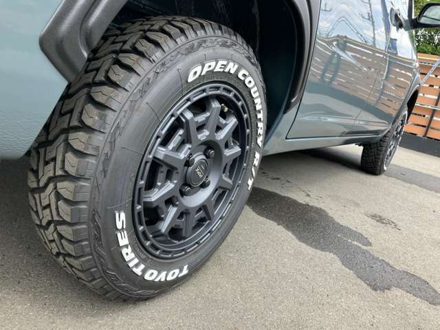タイヤサイズは純正より1サイズ大きい165/80R14になります！