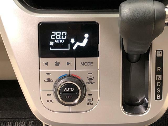 車内空調は”AUTOエアコン”にお任せ。運転に集中出来ますよ！
