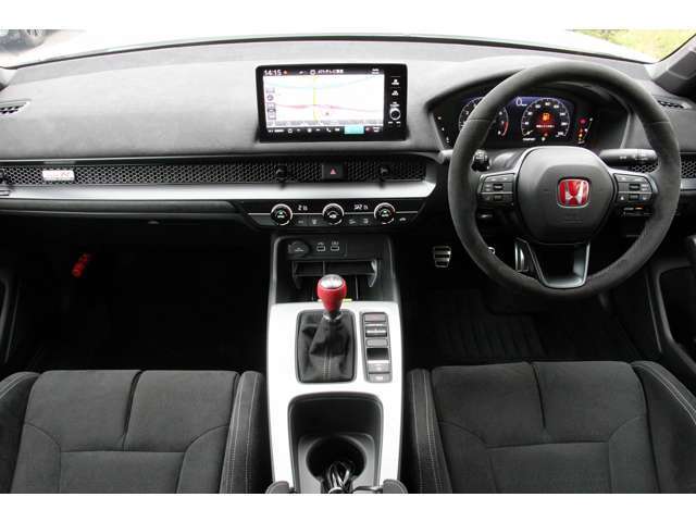 車を運転する際には運転席の存在は欠かせません。なのでしっかりとチェックしたいポイントですね。