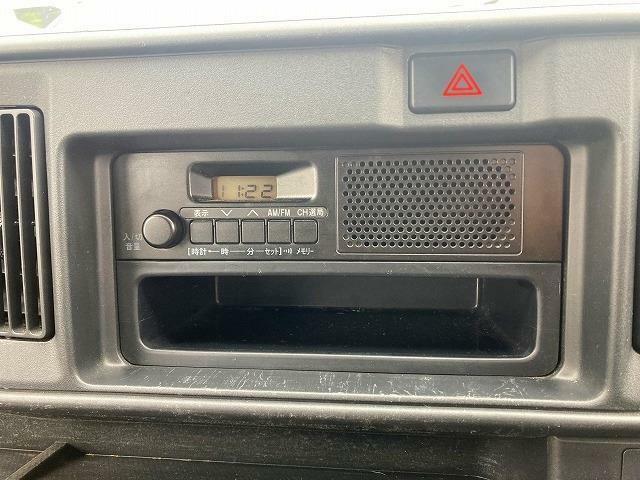 AM/FMラジオが装備されています。