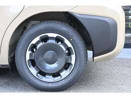 ■純正のスチールホイールとホイールカバーが付いております。