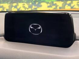 【メーカー純正ナビ】インテリアに溶け込むスタイリッシュな「専用設計」メーカーナビを装備♪視認性や操作性など基本性能にも優れ、より上質なカーライフをお楽しみいただけます。