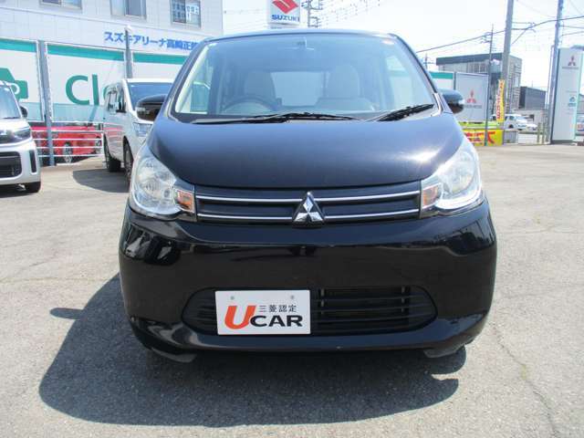 全面、UVカット機能付ガラスです！紫外線をカットしてくれるので日焼け対策にもなります。更に、直射日光によるジリジリ感を和らげ、車内の温度上昇を抑える為、エアコン効率も上がります♪