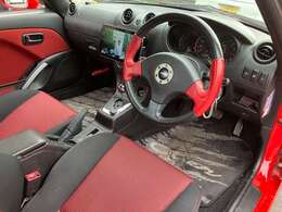 レカロシ-ト装備。シートヒ-ターついてて冬も快適です。