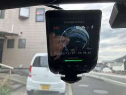 コムテック360度ドライブレコ-ダーも装備。