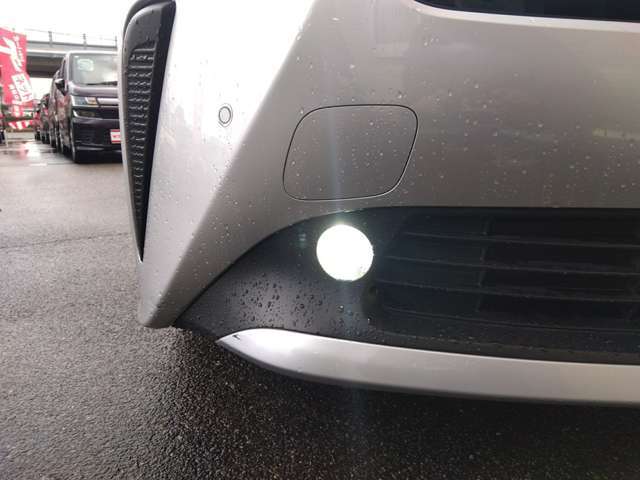 R8/7車検有　走行4万1千　トヨタセーフティセンス　コーナーソナー　メモリーナビ　フルセグTV　バックカメラ　ETC　前後ドライブレコーダー　レーダークルーズ　純正アルミ　LED　ワンオーナー