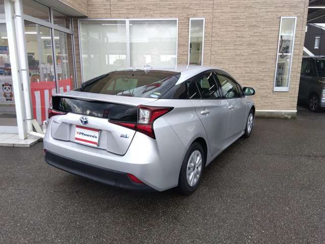 R8/7車検有　走行4万1千　トヨタセーフティセンス　コーナーソナー　メモリーナビ　フルセグTV　バックカメラ　ETC　前後ドライブレコーダー　レーダークルーズ　純正アルミ　LED　ワンオーナー