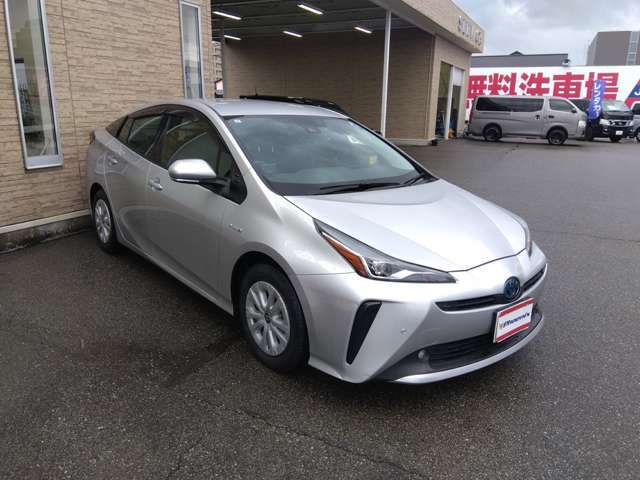 R8/7車検有　走行4万1千　トヨタセーフティセンス　コーナーソナー　メモリーナビ　フルセグTV　バックカメラ　ETC　前後ドライブレコーダー　レーダークルーズ　純正アルミ　LED　ワンオーナー