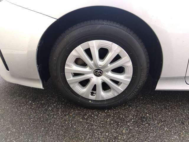 R8/7車検有　走行4万1千　トヨタセーフティセンス　コーナーソナー　メモリーナビ　フルセグTV　バックカメラ　ETC　前後ドライブレコーダー　レーダークルーズ　純正アルミ　LED　ワンオーナー