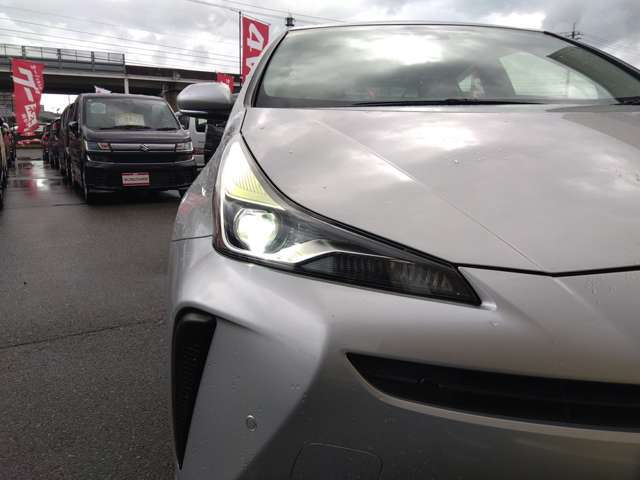 R8/7車検有　走行4万1千　トヨタセーフティセンス　コーナーソナー　メモリーナビ　フルセグTV　バックカメラ　ETC　前後ドライブレコーダー　レーダークルーズ　純正アルミ　LED　ワンオーナー