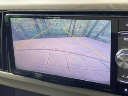 【バックカメラ】駐車時に後方がリアルタイム映像で確認できます。大型商業施設や立体駐車場での駐車時や、夜間のバック時に大活躍！運転スキルに関わらず、今や必須となった装備のひとつです！