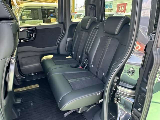 ★5年間新車保障★初度登録から5年間の新車保証が含まれています。長期間、安心してお乗り頂けます！保障費用は支払総額に含まれています！遠方のお客様は保証継承後、お近くのディーラーにて保証が受けられます！