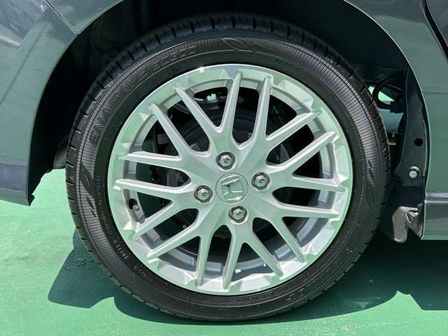 ★納車前に、専属のクリーニングスタッフが、ピッカピカにクリーニングして納車いたします！もちろん、ピッカピカの状態でお渡しするクリーニング費用も支払総額に含まれています！