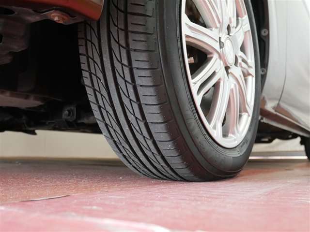 タイヤ溝の状況です