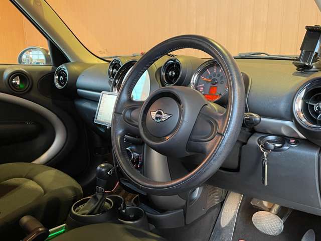 各店舗、各都道府県ごとに提携する専門工場が整備されています。遠方のお客様でも安心してご購入いただけます。LIBERALA店舗は全て（株）IDOM　直営店でございます。