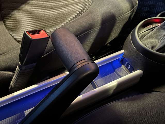 ご遠方の場合でも、下取り車両の金額を概算でお出しすることは可能でございます。車検証をお手元に、走行距離をご確認の上お問い合わせくださいませ。