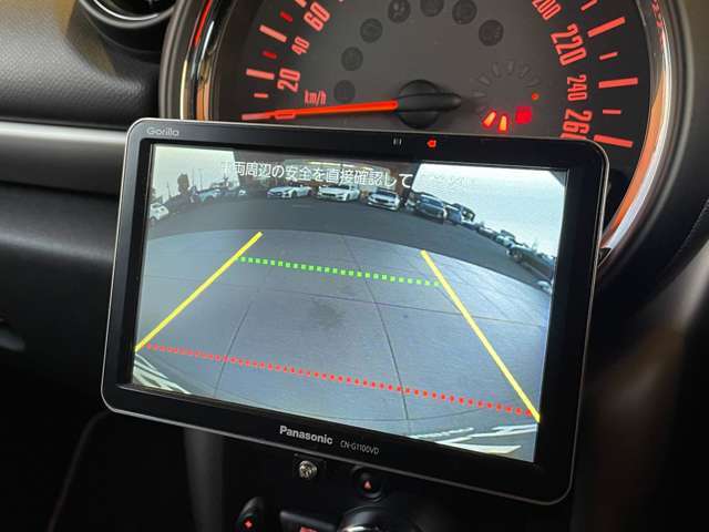 輸入車ディーラー採用のドライブレコーダーも選べます。万が一の事故の際のお守りとしていかがでしょうか？その他様々なオプションをご用意しております。