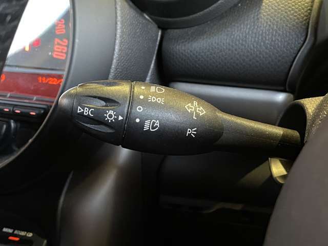 ご来店が難しいお客様でもご安心下さい、店頭在庫でしたらテレビ電話などを使いお車の詳細をご説明させて頂く事も可能でございます。当店スタッフが真心込めてご対応させて頂きます。