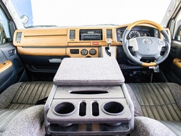 WoodRimならではのオシャレな運転席周りになってます！