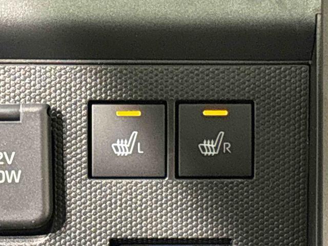 寒い日のドライブを快適にする運転席＆助手席シートヒーターが付いてます