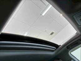 【サンルーフ】人気メーカーオプション。開放感溢れる車内を演出します☆