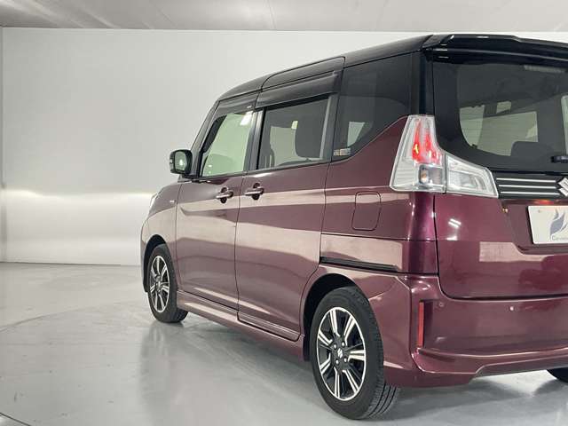 中古車でもスタンダードになりつつある【ボディーコーティング】当店自慢の専門スタッフによる異物除去・磨きと下地作りから施工する親水ガラスコーティングプランもご用意してます◎
