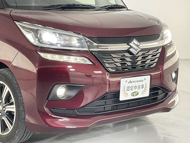 当店では仕入れた車両を撮影スタジオ完備の商品管理センターにて室内クリーニングや外装の磨き施工等、徹底した商品車仕上げを行っております。