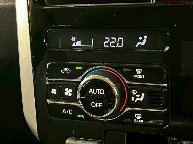 【オートエアコン】車内温度をセンサーが感知してご希望の車内温度になるよう、風量も自動で調整してくれます☆