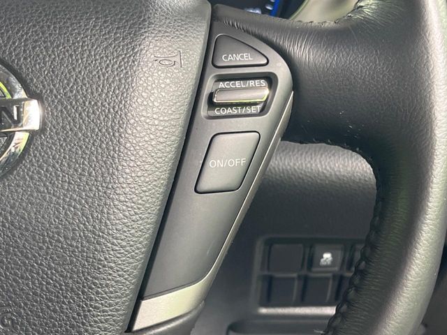 【クルーズコントロール】高速道路もラクラク走行。アクセルを離しても一定速度で走行ができ、長距離運転時の負担を軽減！加速・減速も簡単なスイッチ操作で調整できます。