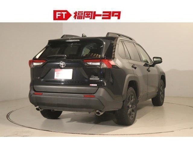 トヨタ認定中古車、評価4相当。キズ、へこみが少なく全体的に良好です。