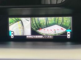 【サイド＆バックカメラ】停車・駐車時に死角になりがちな運転席から見えづらいサイドとリアの障害物を確認できます！雨天時や夜間などは特に活躍してくれるアイテムです。