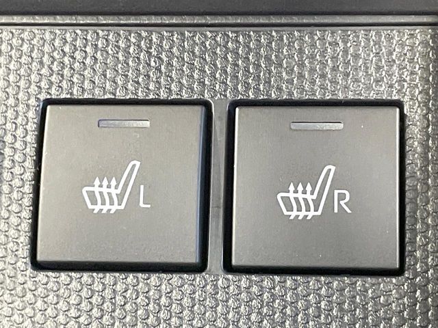 【シートヒーター】寒い日に重宝するシートヒーター！エアコンより早く温まってくれるので寒がりの人も安心ですね♪エアコンの温風は乾燥するから苦手、という方にもをおすすめです。