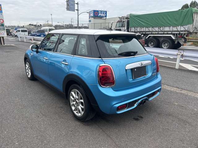 外装、内装綺麗です。シートの状態も良好です。ぜひ見て下さい。程度に自信あり♪