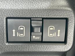 【両側パワースライドドア】スマートキーや運転席のスイッチで後席両側スライドドアの開閉が可能♪電動だから力を入れてドアを開ける必要が無く、小さなお子様でも簡単に開け閉めでき快適です♪