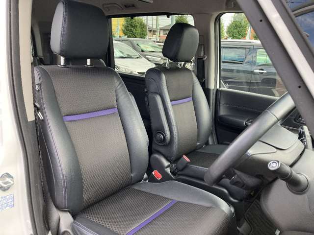 ☆天候の悪い日、雨の日、大型ショールーム内にてごゆっくりお車をご覧になれます☆