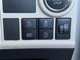 【衝突軽減ブレーキ（CMBS）】衝突するおそれが高い場合、音と光で注意して強いブレーキングを行い、衝突回避・被害軽減を支援します。機能には限界があるためご注意ください。