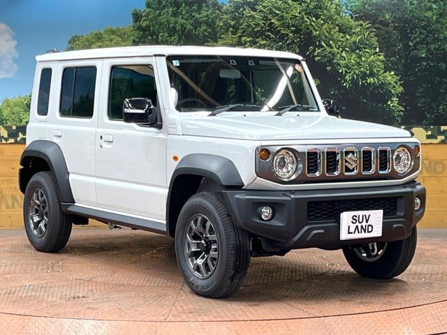 高透明度のガラス皮膜で撥水はもちろん、上質なツヤ・光沢を実現。紫外線や酸性雨から大切な愛車を保護し、色あせ・劣化を防止。「弾スプラッシュコート」、「弾プリミッサコート」からお選びいただけます。