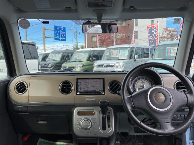 広々とした店内でキッズルームもございます！ぜひご家族全員でご来店ください！お子様向けに映画の放映もしてます！