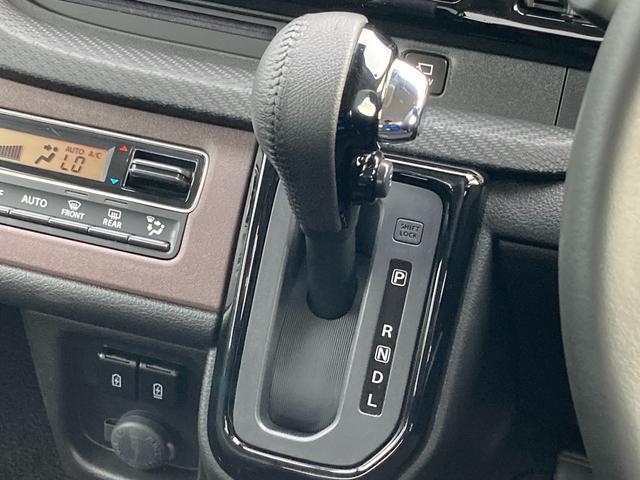 運転の際に必ずお手が触れるシフトもきれいな状態です！