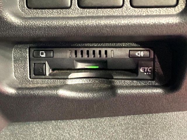 【ETC】高速道路の料金所をストレスなく通過！話題のスポットやサービスエリアに多い「スマートIC」利用時は必須のアイテムです。当店でセットアップを実施、ご納車当日からすぐにご利用いただけます！