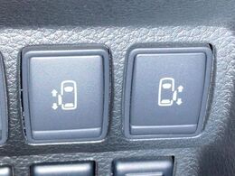 【両側パワースライドドア】スマートキーや運転席のスイッチで後席両側スライドドアの開閉が可能♪電動だから力を入れてドアを開ける必要が無く、小さなお子様でも簡単に開け閉めでき快適です♪