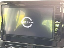 【純正ナビ】人気の純正ナビを装備。オーディオ機能も充実しており、Bluetooth接続すればお持ちのスマホやMP3プレイヤーの音楽を再生可能！毎日の運転がさらに楽しくなります！！