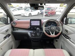 【インパネ全体】全方位で視界が広く、高い目線で運転もしやすいです！