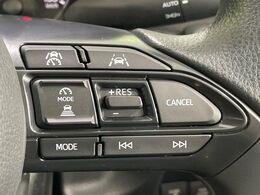 【レーダークルーズコントロール】高速道路での長距離走行が楽に！！自動で速度を保つクルーズコントロールが、衝突軽減システムと連携し、前方の車両を感知して車間を保つように速度調節してくれます！！