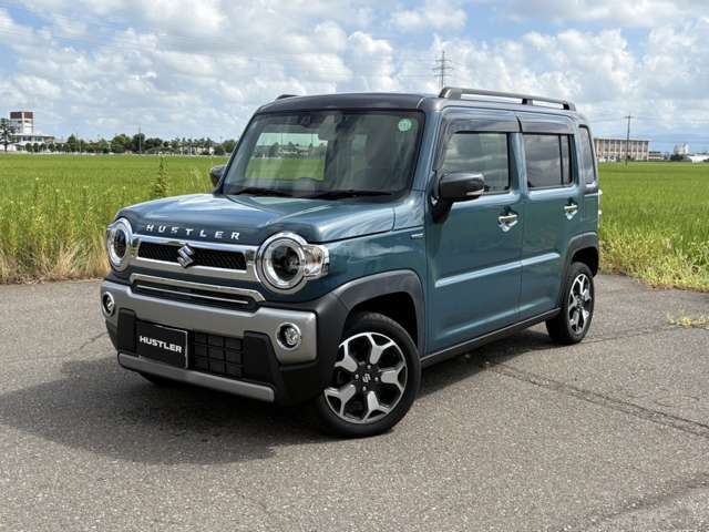 車両の品質管理は室内展示場を完備しておりますので、品質を保った状態の車両をご覧いただけます。