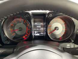 【スピードメーター】『スピードメーター』の画像になります。メーターがシンプルで見やすく運転しやすいですね！