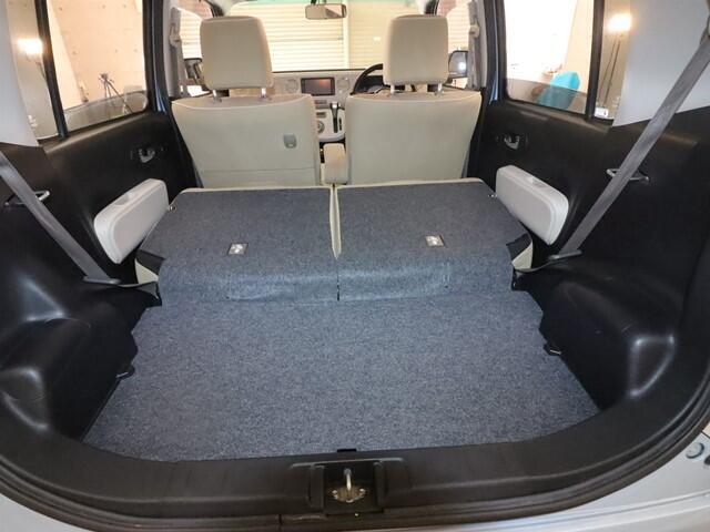 お車のご購入は　カーセブンメガ三郷店にお任せ！入庫の流通がシンプルでおトクな下取り車、買取車が多数在庫！また、とても魅力的なオークションカーも勢ぞろい♪広大な展示場に300台以上の在庫がございます♪